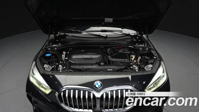 BMW 1 Series F40 — Фото автомобиля 5