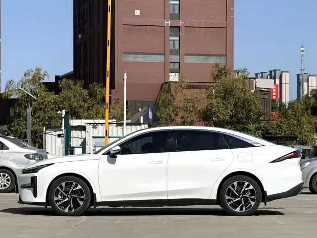 Geely Galaxy L6 — Фото автомобиля 9
