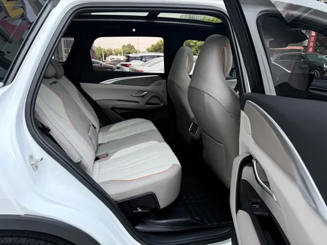 BYD Song Pro — Фото автомобиля 28