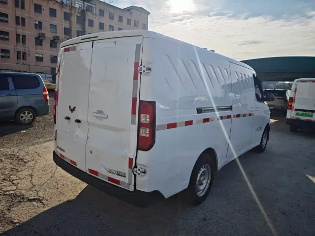 Wuling Yangguang — Фото автомобиля 13