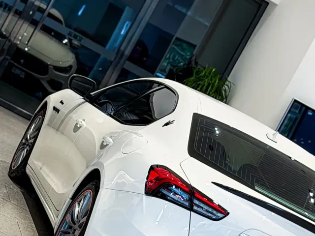 Maserati Ghibli — Фото автомобиля 23