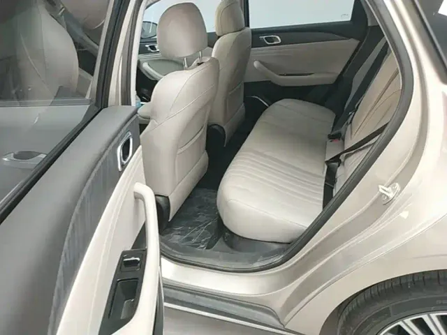 Geely Galaxy Stellar 6 — Фото автомобиля 16