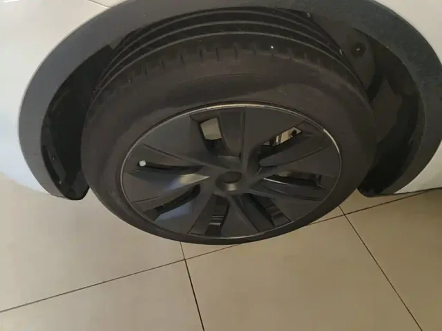 Tesla Model Y — Фото автомобиля 22