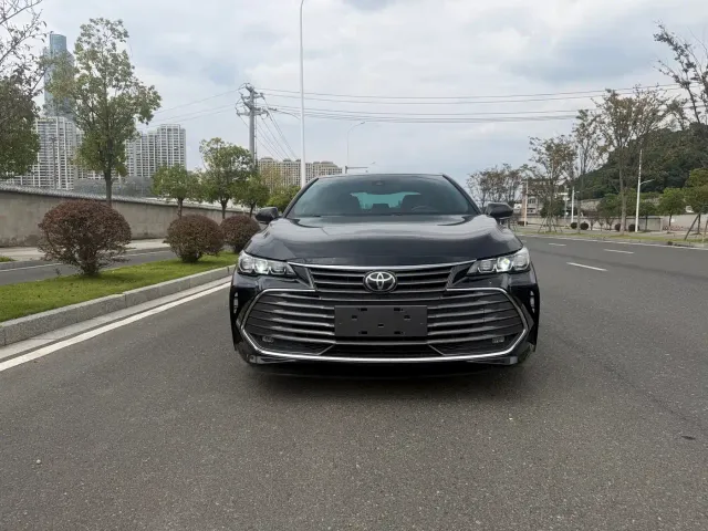 Toyota Avalon — Фото автомобиля 2