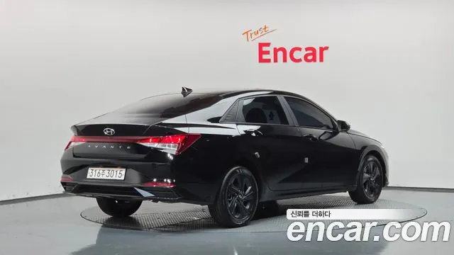 Hyundai Avante CN7 — Фото автомобиля 2