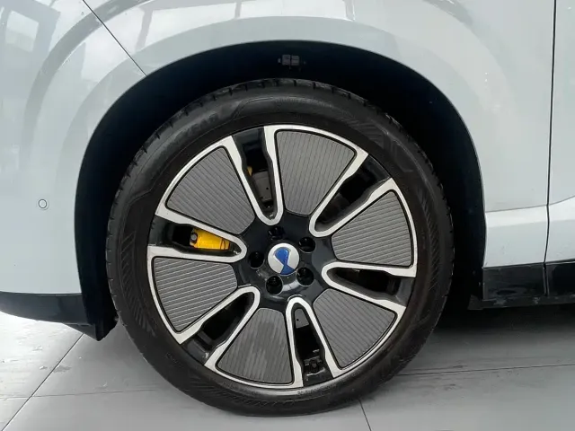 Denza Denza N8L 2025 Standard — Фото автомобиля 3
