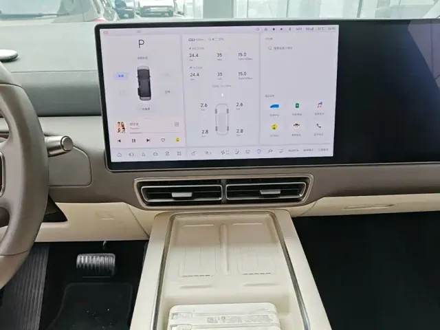 Li Auto MEGA — Фото автомобиля 12