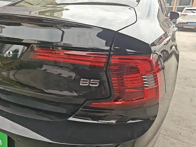 Volvo S90 — Фото автомобиля 23