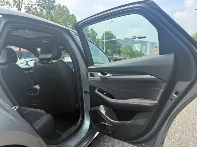 Geely Xingrui — Фото автомобиля 18