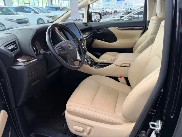 Toyota Alphard — Фото автомобиля 5