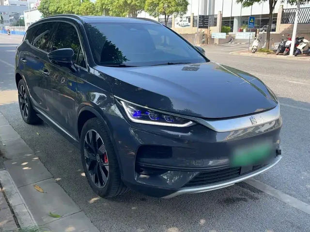 BYD Tang — Фото автомобиля 6