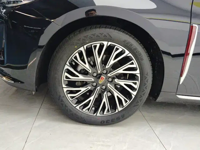 Hongqi H5 — Фото автомобиля 6