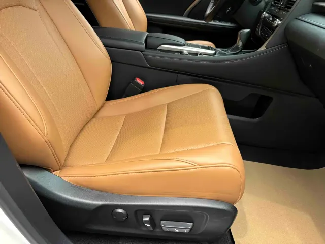 Lexus RX — Фото автомобиля 6