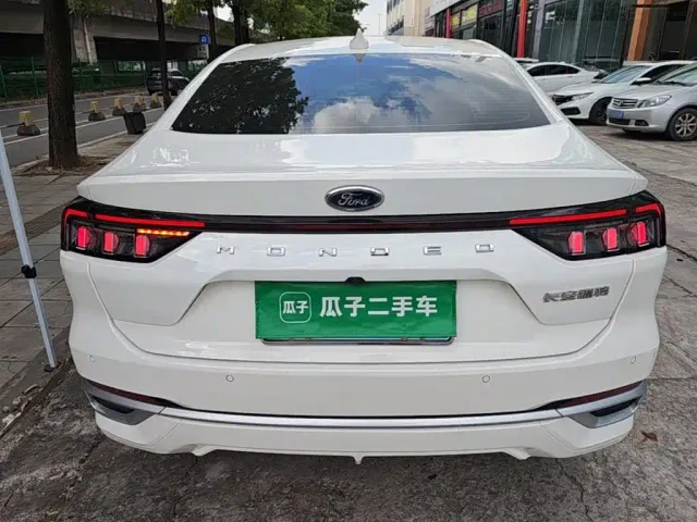 Ford Mondeo — Фото автомобиля 5