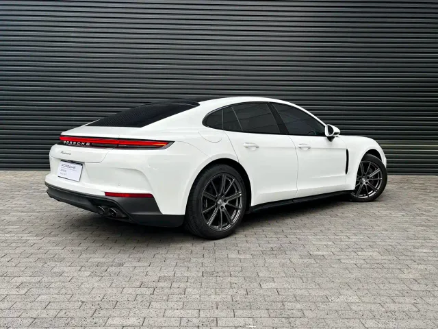 Porsche Panamera — Фото автомобиля 8