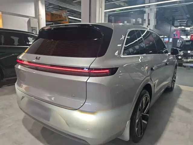 Li Auto L6 — Фото автомобиля 6