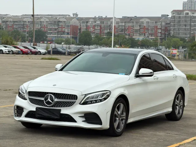 Фотография автомобиля — Mercedes-Benz C-Class