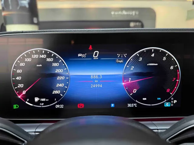 Mercedes-Benz GLE-Class — Фото автомобиля 12