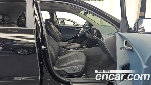 Kia Niro Niro (New) — Фото автомобиля 17