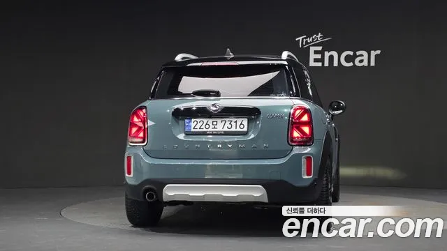 Mini Countryman — Фото автомобиля 4