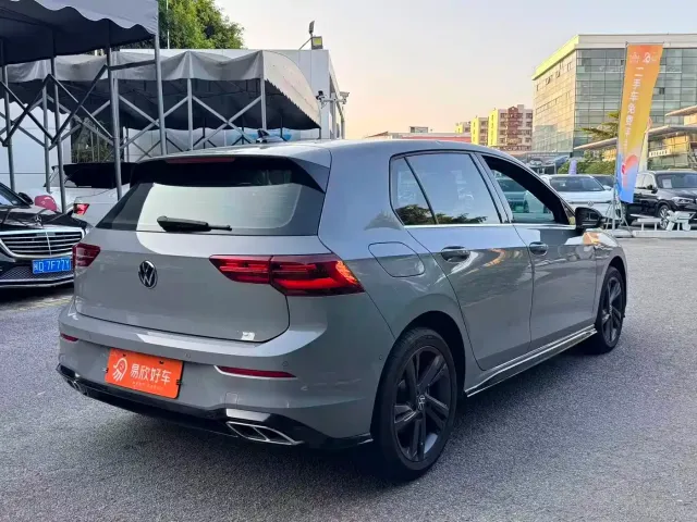 Volkswagen Golf — Фото автомобиля 9