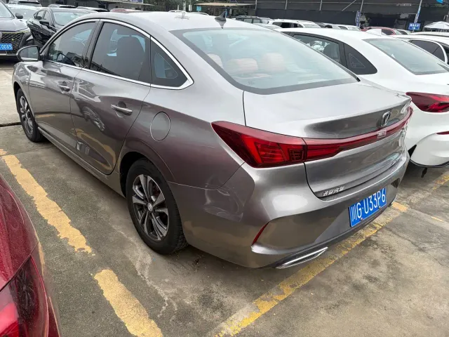 Changan Eado — Фото автомобиля 4