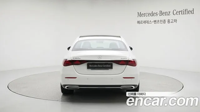 Mercedes-Benz E-Class — Фото автомобиля 4