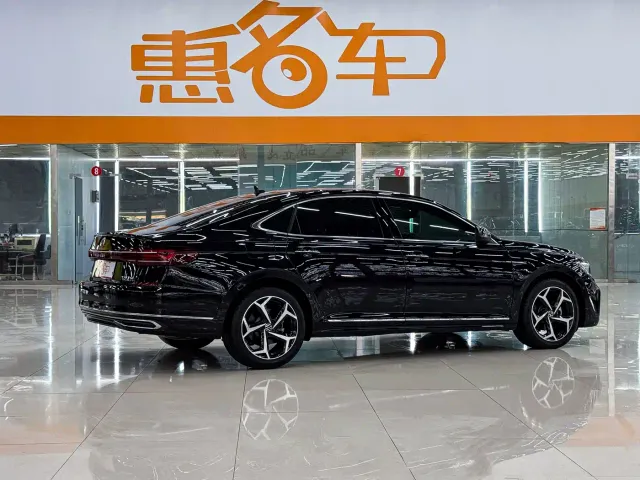 Volkswagen Passat — Фото автомобиля 24