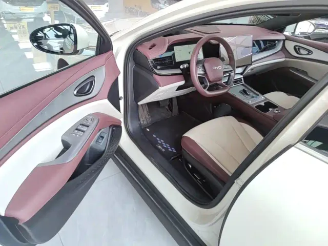BYD Seal 07 DM-i — Фото автомобиля 15