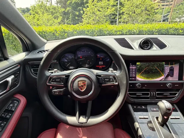 Porsche Macan — Фото автомобиля 9
