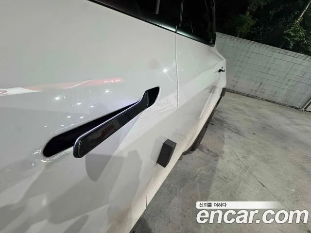 Tesla Model Y — Фото автомобиля 5