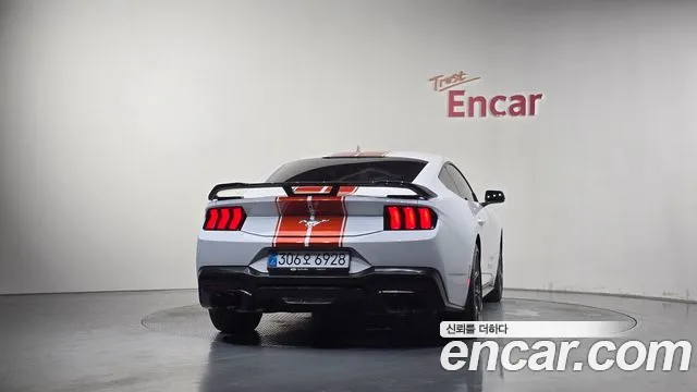 Ford Mustang — Фото автомобиля 4