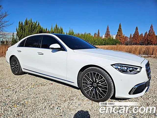 Mercedes-Benz S-Class — Фото автомобиля 3