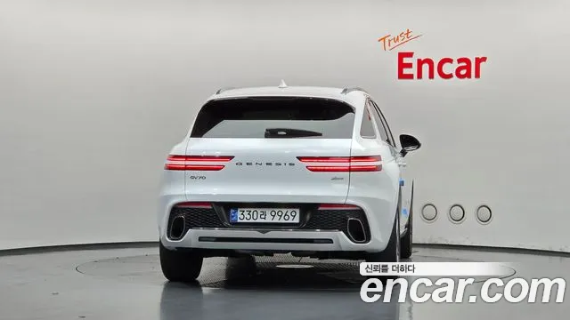 Genesis GV70 — Фото автомобиля 4
