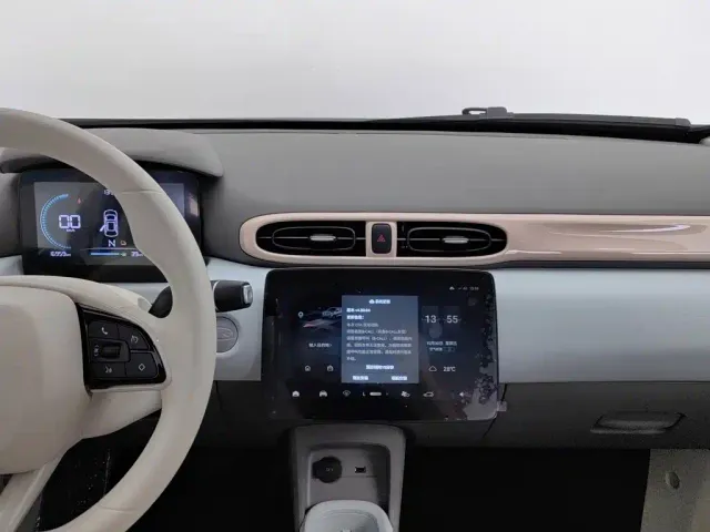 Leapmotor T03 — Фото автомобиля 12