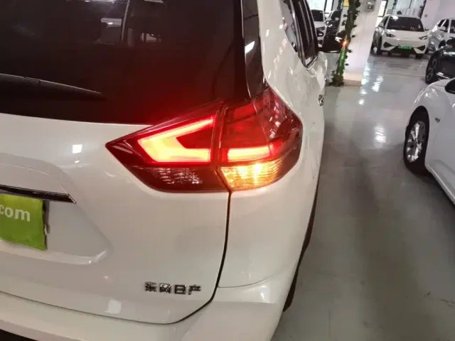 Nissan X-Trail — Фото автомобиля 7