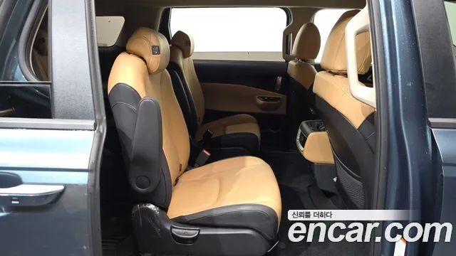 Kia Carnival 4th Gen — Фото автомобиля 11