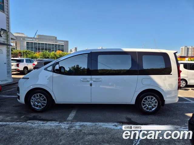 Hyundai Staria — Фото автомобиля 2