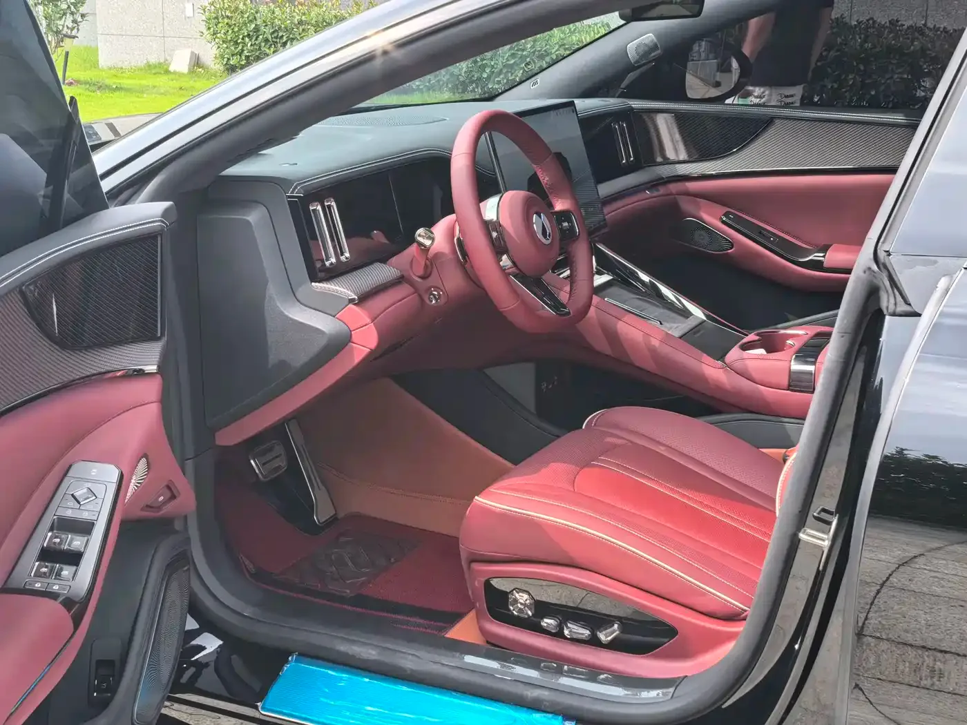 Denza Denza Z9GT 2026 Model Yi San Fang Flash Charge Honor Edition — Фото автомобиля 18