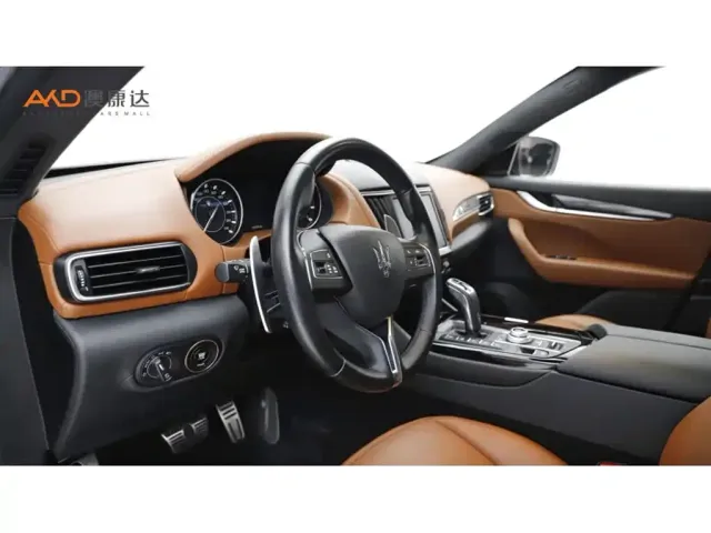 Maserati Levante — Фото автомобиля 6