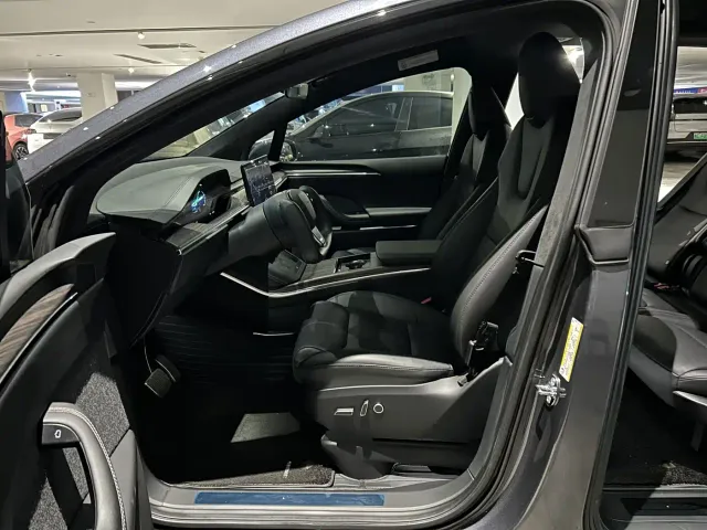 Tesla Model X — Фото автомобиля 4