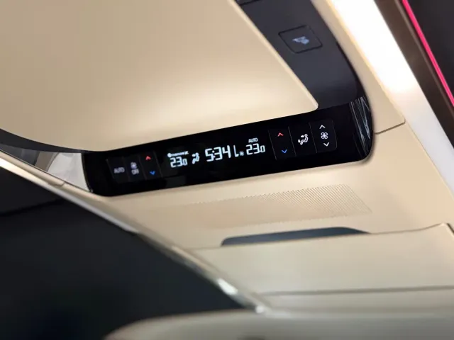 Toyota Alphard — Фото автомобиля 20