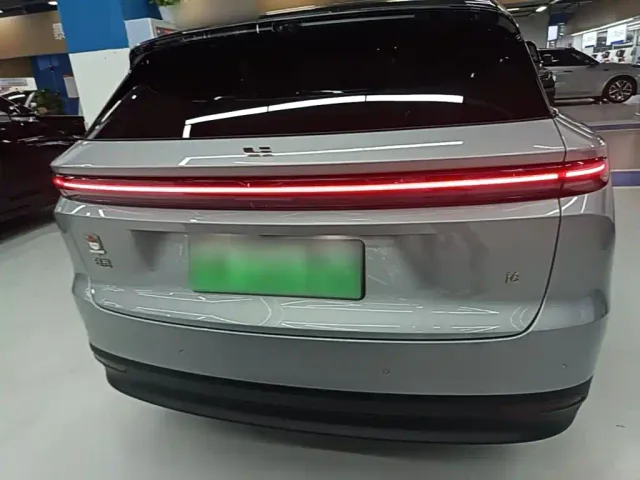 Li Auto i6 — Фото автомобиля 5