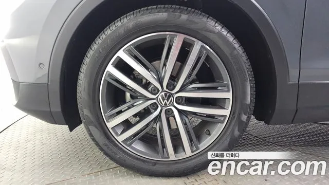 Volkswagen Tiguan Tiguan 2 поколение 2.0 TDI Prestige — Фото автомобиля 5