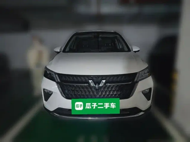 Wuling Asta — Фото автомобиля 2