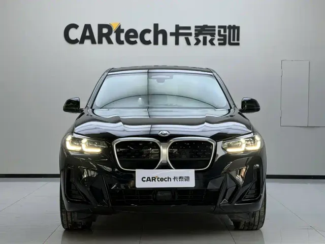 BMW iX3 — Фото автомобиля 2