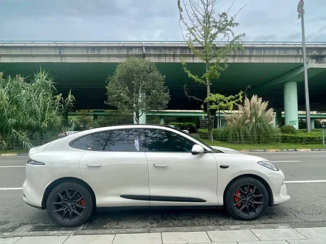 IM Motors LS6 — Фото автомобиля 4