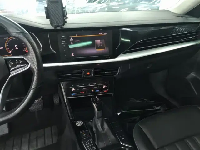Volkswagen Passat — Фото автомобиля 12