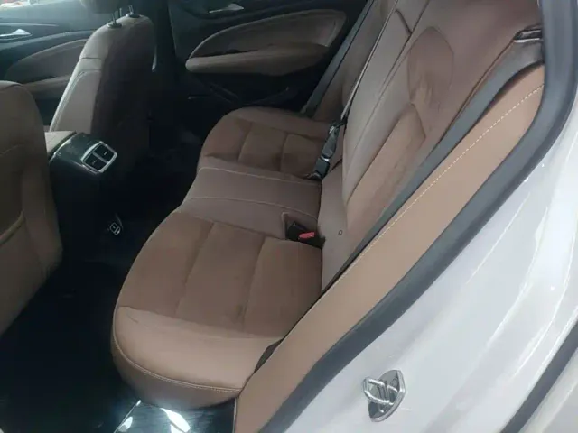 Buick Regal — Фото автомобиля 16