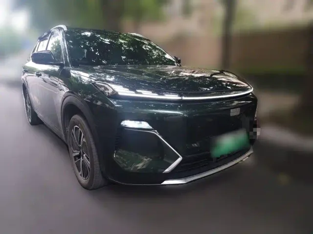 Geely Galaxy Starship 7 EM-i — Фото автомобиля 3